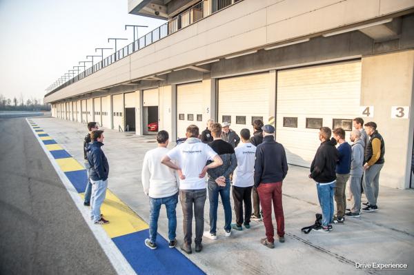 DRIVE EXPERIENCE ACADEMY 5 CORSO-75