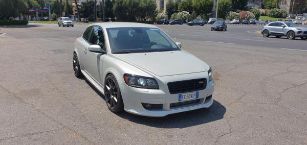 DRIVE EXPERIENCE MARKETPLACE - VOLVO C30 T5-3